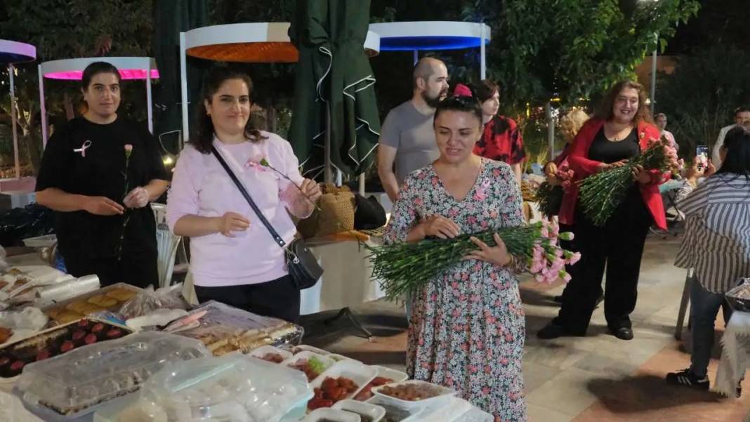 Kemer’de Pembe Balonlar Meme Kanseri Farkındalığı İçin Havalandı 6